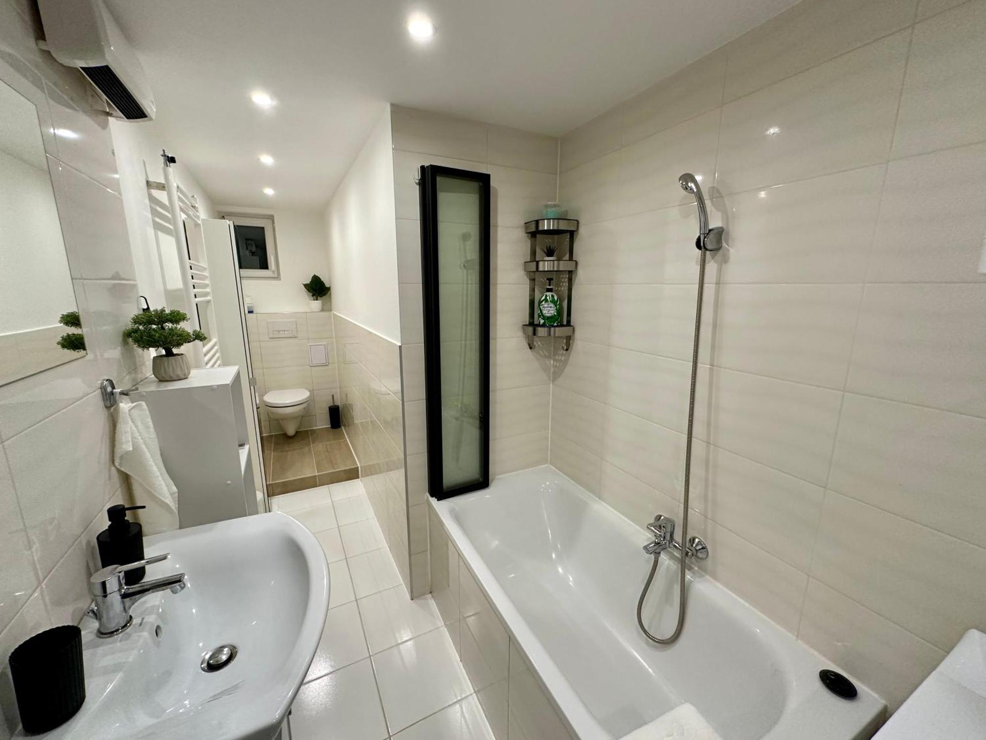 Alexander Guestrooms *